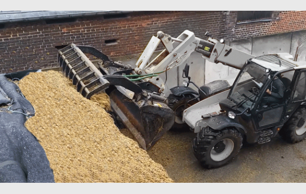 Godet grappin multiservice agricole ensilage sur télescopique Riman