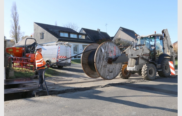 Déroulage de fils électriques pour enfouissement